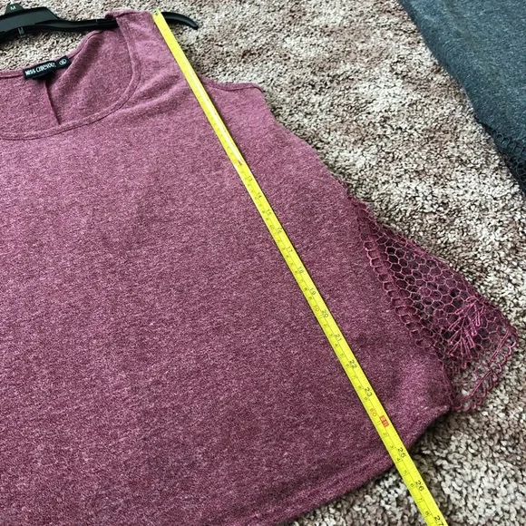 Bundle of 2 Laced Tank Tops - Picture 4 of 6